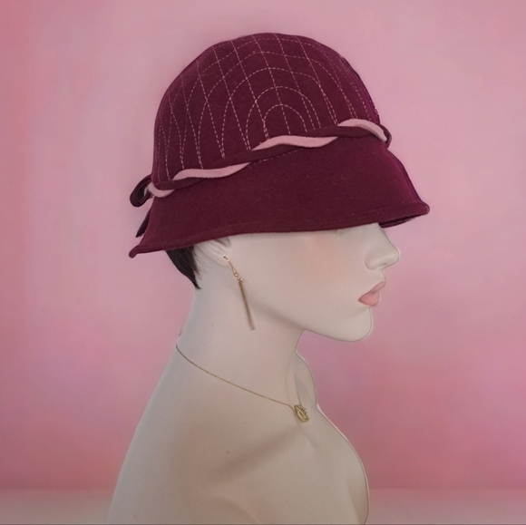 Vintage wool hat Made in England Circumference approx 21.5" Burgundy and pink - Picture 3 of 16